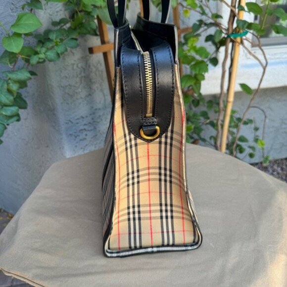 Burberry Large Link Zip 1983 Check Tote - Picture 9 of 14